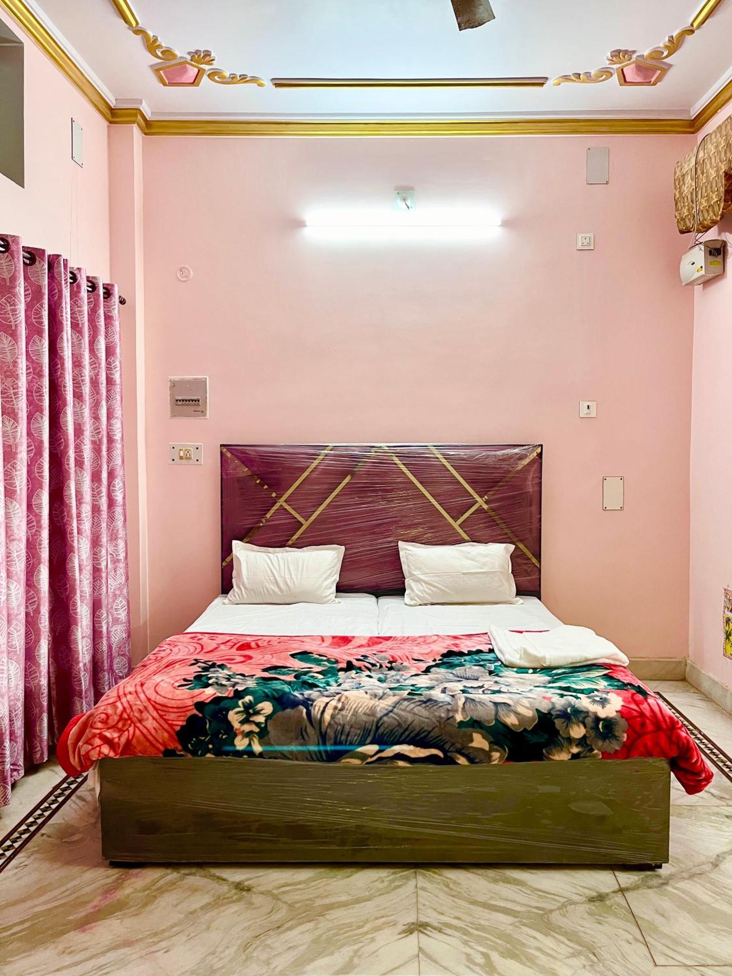 Trilok Residency - Dashashwamedh Varanasi Bagian luar foto